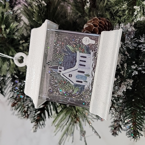 Winter Church light up water lantern - Picture 3 of 11